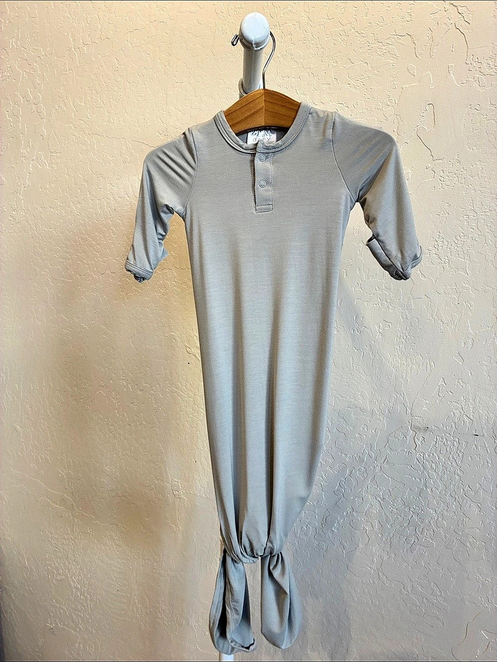 MEBIE BABY Bamboo Knot Gown Baby 3M Gray Footie